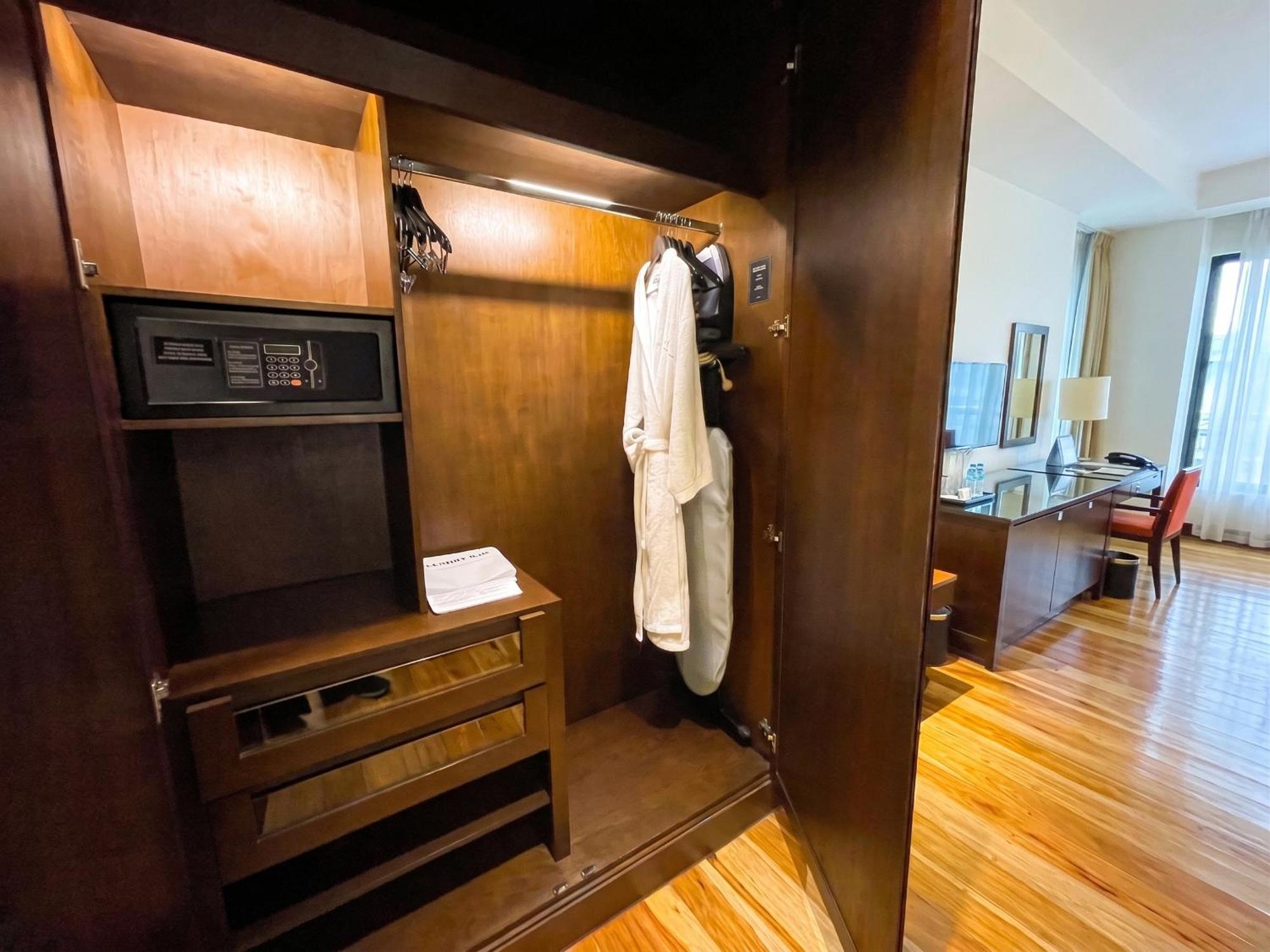 Superior Zimmer mit Kingsize-Bett